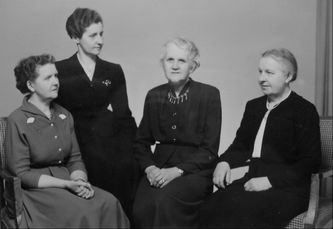 De fire søstre, Helga, Inga, Maren og Helene.